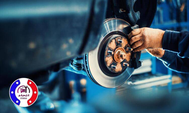 اهمیت سرویس سیستم ترمز در ایمنی سفرهای جاده‌ای