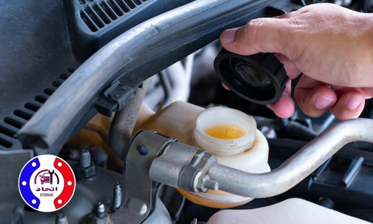 نقش حیاتی روغن ترمز در عملکرد سیستم ترمز خودرو