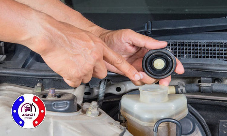 نقش روغن ترمز در سیستم ترمز خودرو و اهمیت کیفیت آن